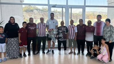   31 ASİ Gençlik Taraftar Derneği Başkanı Songül Taşdelen ve