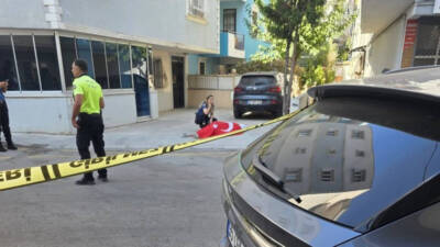 İzmir’in Balçova ilçesinde bulunan Salih İşgören Polis Merkezi, akşam saatlerinde