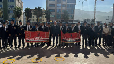 İskenderun ilçesinde Gaziler Günü, Hanife Uysal Ortaokulu’nda gerçekleştirilen törenle anıldı.