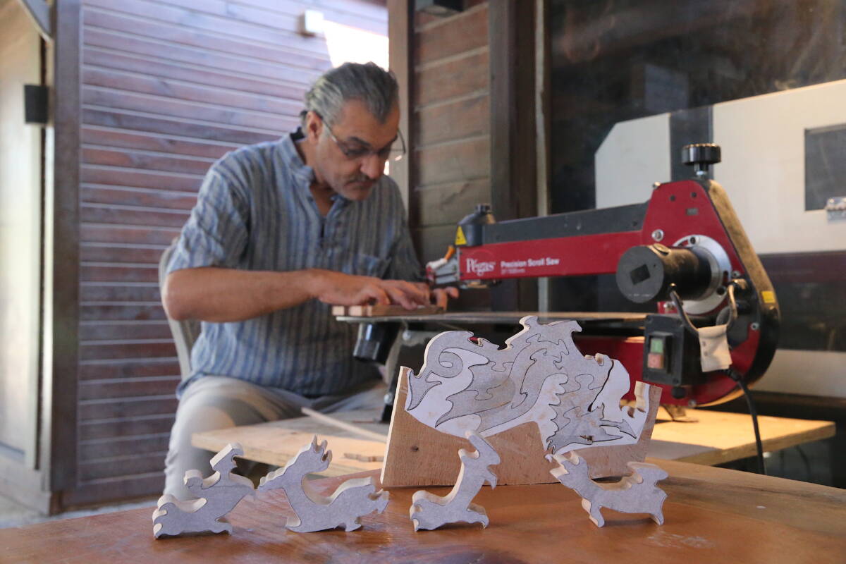 Hatay’da 6 Şubat 2023’te açmayı planladığı atölyesi depremde yıkılan ahşap