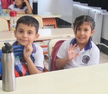 Defne Belediyesi, yeni eğitim-öğretim yılı öncesi ilçedeki ilkokul öğrencilerine kırtasiye