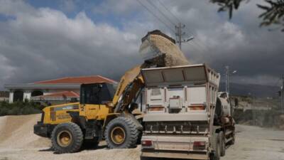 Hatay Büyükşehir Belediyesi, Samandağ’ın Koyunoğlu Mahallesi’nde 4 kilometrelik sathi kaplama