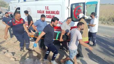   Hatay’ın Kırıkhan ilçesinde kontrolden çıkan hafif ticari araç şarampole