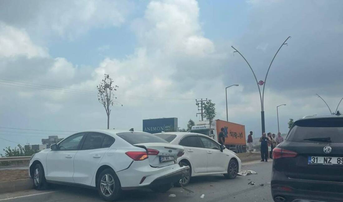 Eski Başkan Yusuf Civelek ve Eşi Hatay’da Tehlike Atlattı İskenderun’un önceki dönem Belediye Başkanı Yusuf Civelek ile eşi Ümran
