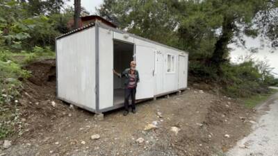 Hatay’da uzun yıllardır yalnız başına çadırda yaşayan ve ısrarlara rağmen