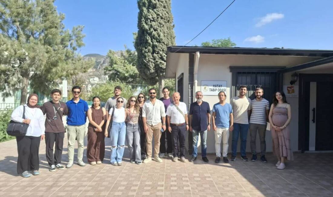 Hatay Mustafa Kemal Üniversitesi (MKÜ) Tıp Fakültesi son sınıf öğrencileri,