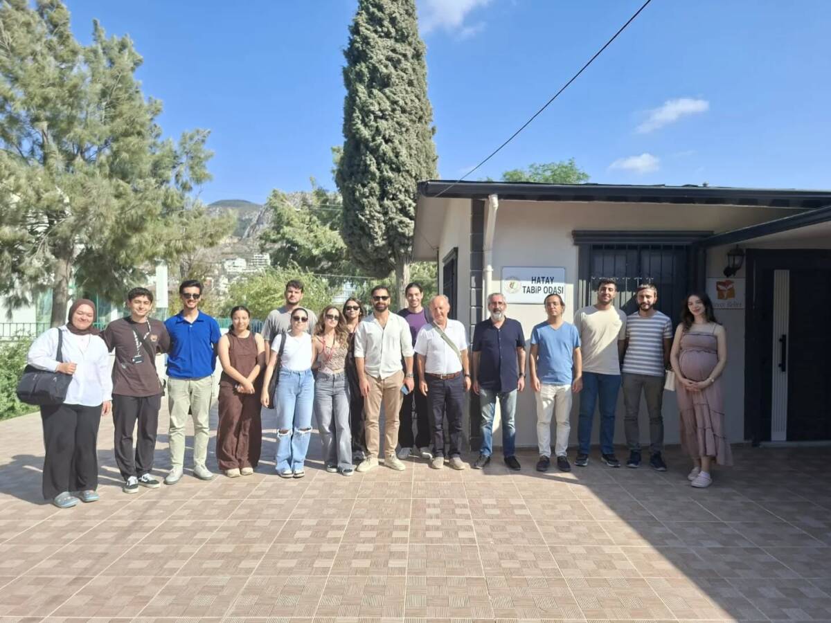 Hatay Mustafa Kemal Üniversitesi (MKÜ) Tıp Fakültesi son sınıf öğrencileri,