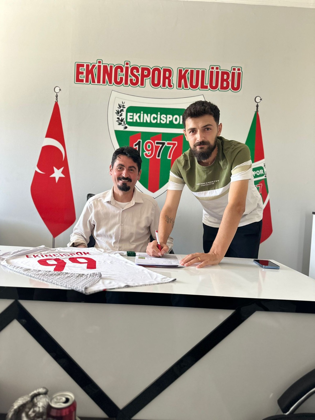 Ekincispor, takımın eski kaptanı Deniz Doksöz ile yeniden anlaşmaya vardı.