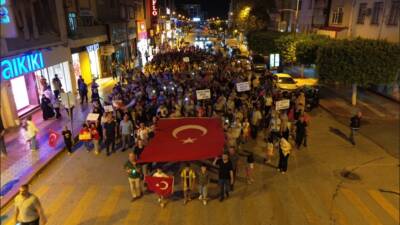 Hatay’ın Dörtyol ilçesinde sivil toplum kuruluşları ve vatandaşlar, İsrail’in saldırılarına