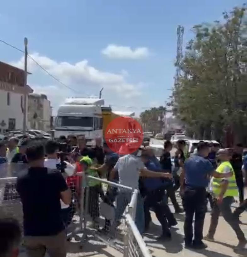 &nbsp; Hatay’ın Antakya ilçesinde ruhsatlı olarak yükselen bir inşaatta gece