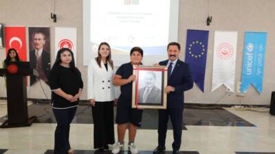 Hatay’da, çocukların güvenli ve sevgi dolu aile ortamlarında yetişmesini amaçlayan