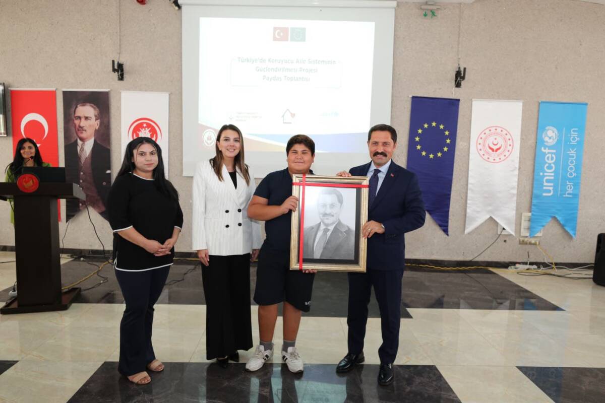 Hatay’da, çocukların güvenli ve sevgi dolu aile ortamlarında yetişmesini amaçlayan