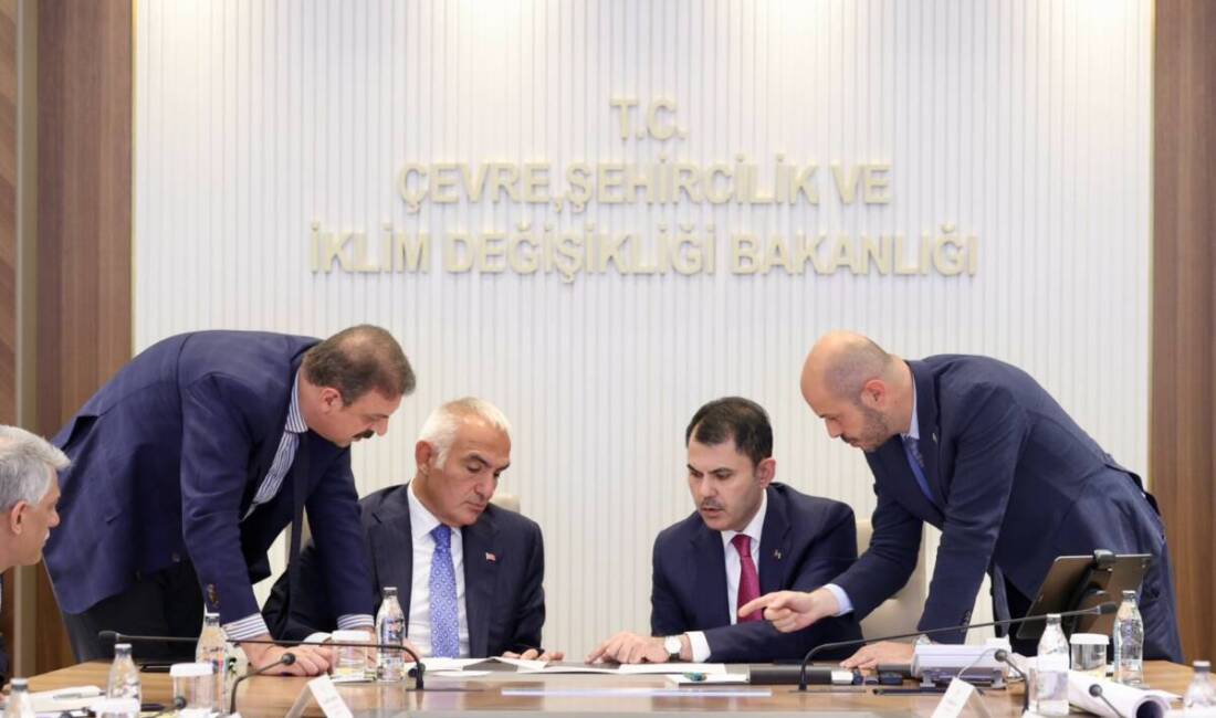 Bakan Kurum: “Hatay’ı Eski Günlerinden Daha Güzel Ayağa Kaldırıyoruz” Hatay’ın deprem sonrası yeniden inşası kapsamında yürütülen çalışmalar hız kesmeden