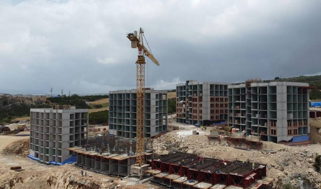 Hatay’da yerinde dönüşüm kredisi süreçleri aksıyor: Vatandaş mağdur Hatay’da deprem sonrası başlayan Yerinde Dönüşüm Projesi kapsamında kredi başvurularında