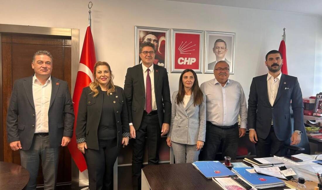 Hatay CHP Milletvekili Servet Mullaoğlu, parti genel merkezinin görevlendirmesiyle Avrupa