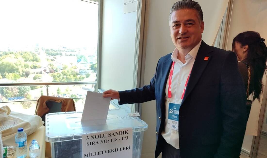 CHP’de Pazar günü gerçekleştirilen 22. Olağanüstü “Darbeye ve Kayyıma Hayır”