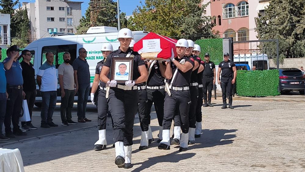 Hatay’ın Reyhanlı ilçesinde görev yapan polis memuru Murat Kına’nın halı