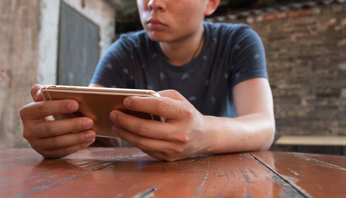 Uzmanlar, kontrolsüz sosyal medya kullanımı ve şiddet içerikli dijital oyunların