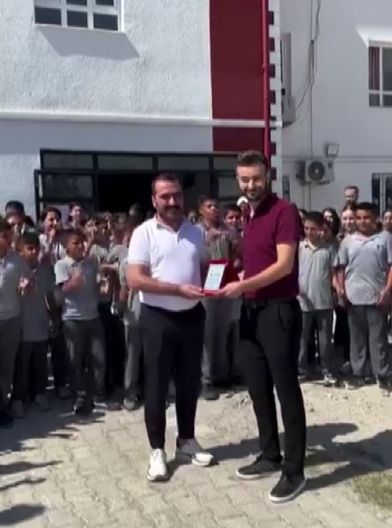 Hatay’ın Kumlu ilçesinde görev yapan Din Kültürü Öğretmeni Nurullah Nur,