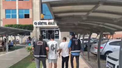 Hatay Emniyet Müdürlüğü ekipleri, aranan şahısların yakalanmasına yönelik çalışmalarını aralıksız