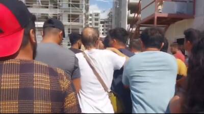   Hatay’ın Antakya ilçesinde TOKİ inşaatında çalışan işçiler, haklarının gasp