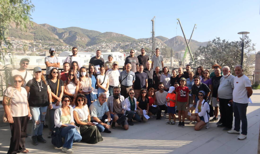 Antakya’nın ruhunu yaşatmak için düzenlenen “Yürünebilir Tarih Turu”, gazeteci Sinan