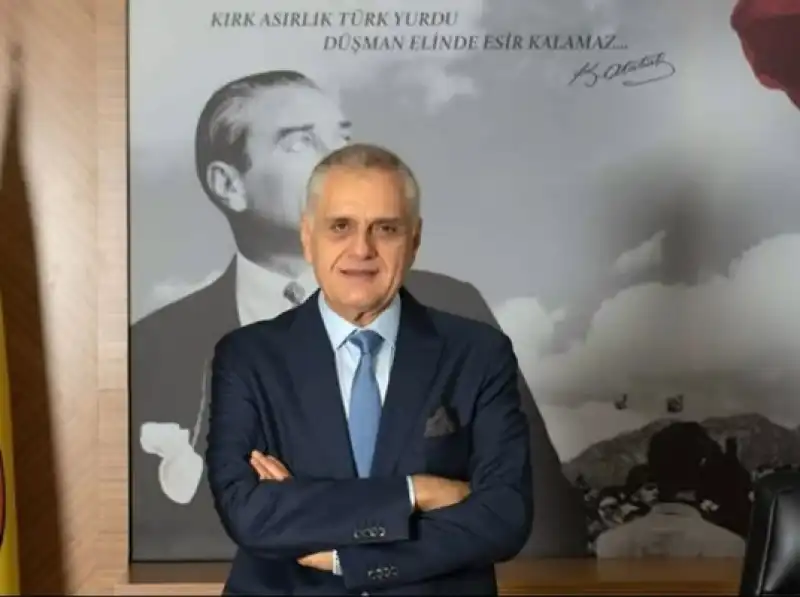 Hatayspor Kulübü Başkanı Hikmet Çinçin, başkanlık görevinden istifa ediyor. Spor