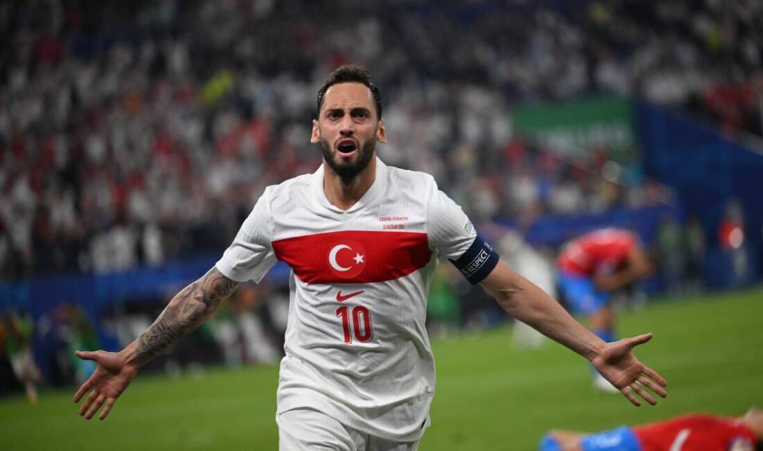 Galatasaray yönetimi, uzun süredir gündeminde yer alan milli futbolcu Hakan