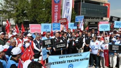 Hakem kurulunun düşük zam kararına karşı kamu çalışanlarının tepkisi çığ