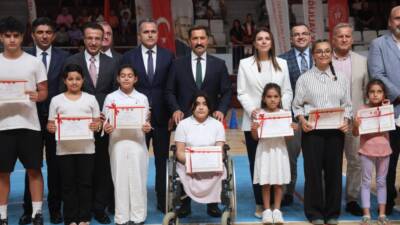 Depremin yaralarını sarmak ve ebeveyn kaybı yaşayan çocuklara umut olmak