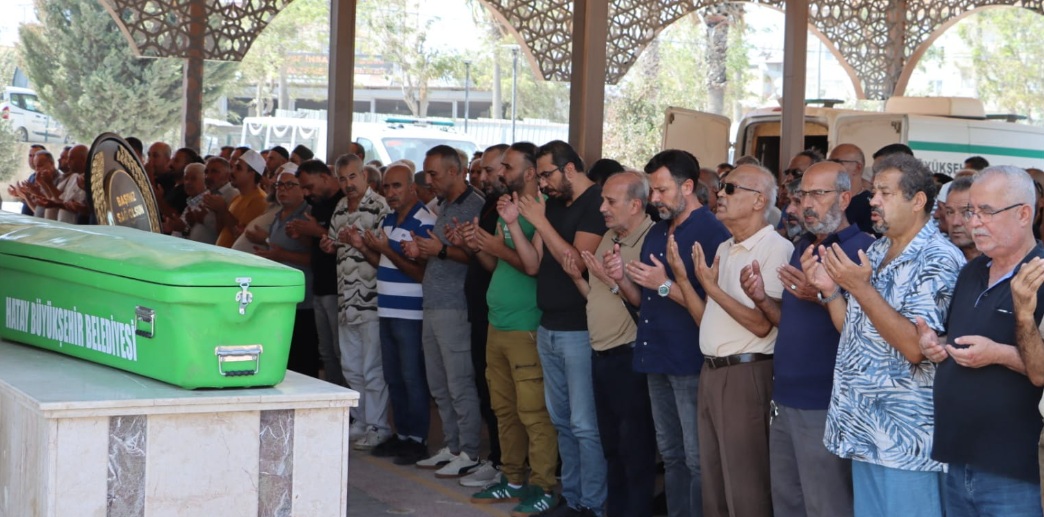 Ahmet Dingil dualarla toprağa verildi Hatay basınının duayen isimlerinden merhum Numan Dingil’in kardeşi ve Kurtuluş