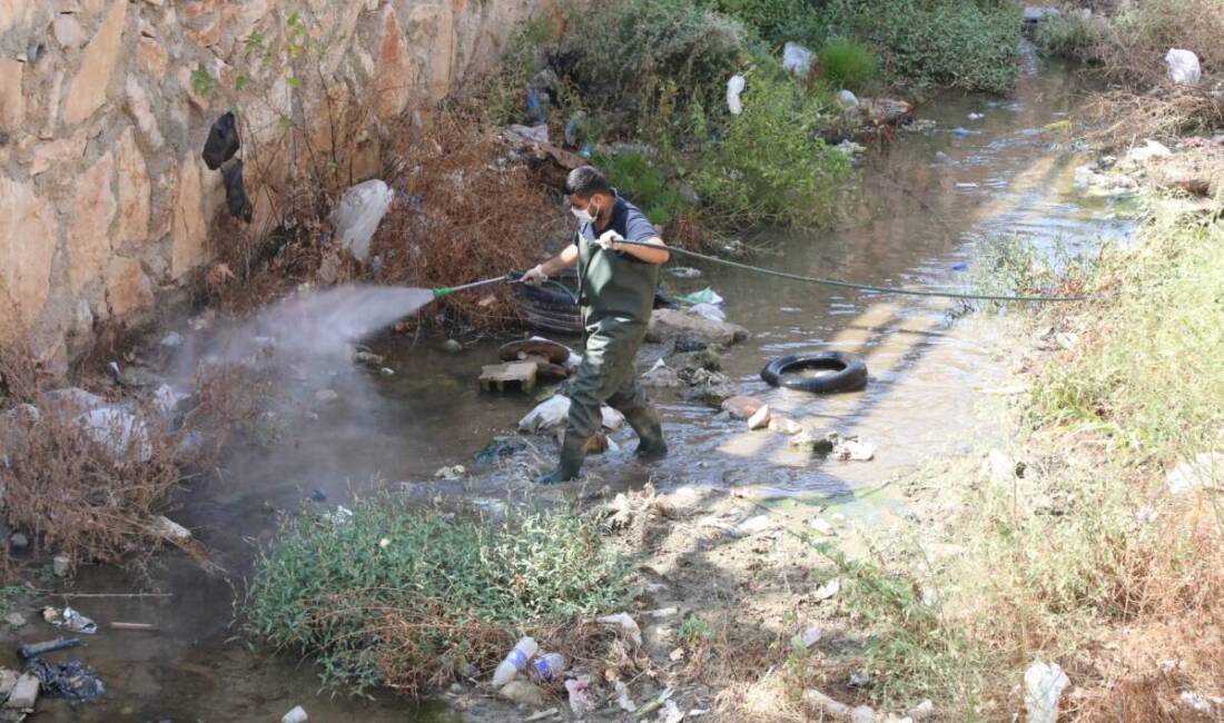 HBB, Kırıkhan’da sivrisinek ve haşere sorununa karşı yoğun ilaçlama yaparak