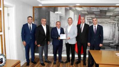 MHP Hatay Milletvekili Lütfü Kaşıkçı, Siirt’te yaptığı konuşmada terörün kardeşliği