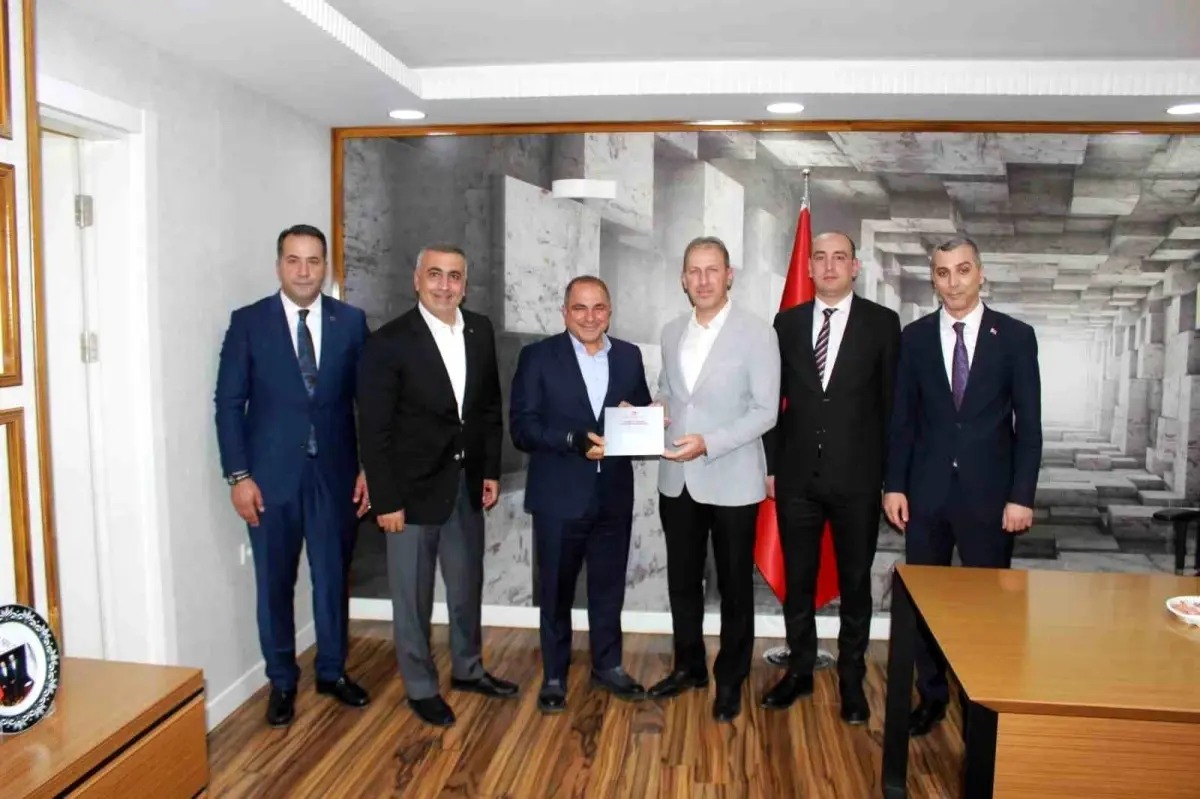 MHP Hatay Milletvekili Lütfü Kaşıkçı, Siirt’te yaptığı konuşmada terörün kardeşliği