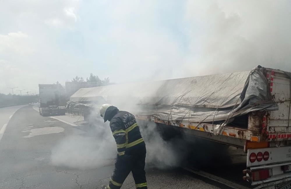 Hatay’ın Payas – İskenderun güzergahı Karayılan mevkiinde seyir halindeyken dorsesi