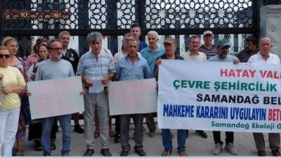 Hatay’ın Samandağ ilçesinde yaşayan vatandaşlar, mahkemenin verdiği beton santrali kapatma