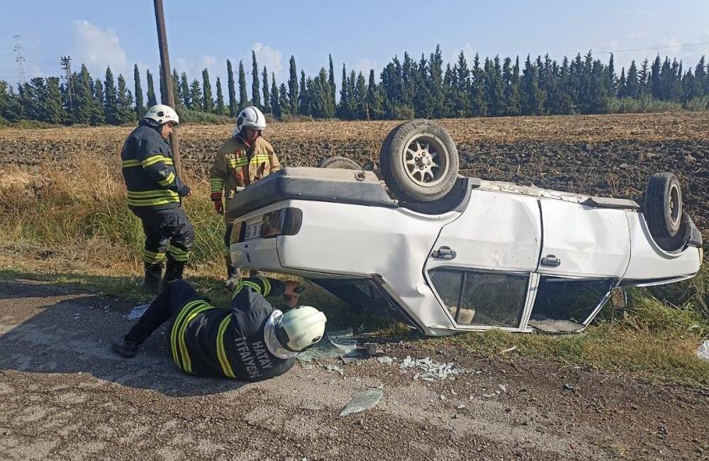 Arsuz’da kontrolden çıkan otomobil takla attı, 2 kişi yaralandı. Hatay’ın