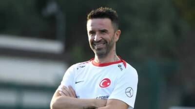 Fenerbahçe’de Jose Mourinho sonrası teknik direktörlük koltuğuna Domenico Tedesco oturuyor.