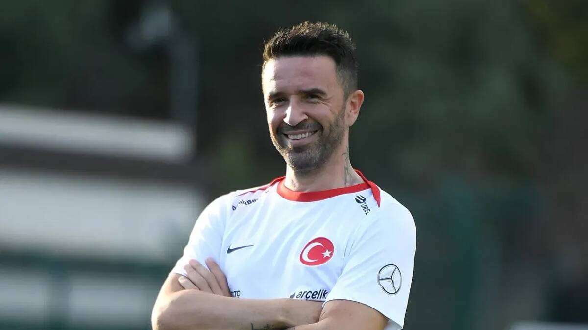 Fenerbahçe’de Jose Mourinho sonrası teknik direktörlük koltuğuna Domenico Tedesco oturuyor.