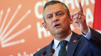 CHP Genel Başkanı Özgür Özel, iktidarın partisine yönelik “hukuki darbe