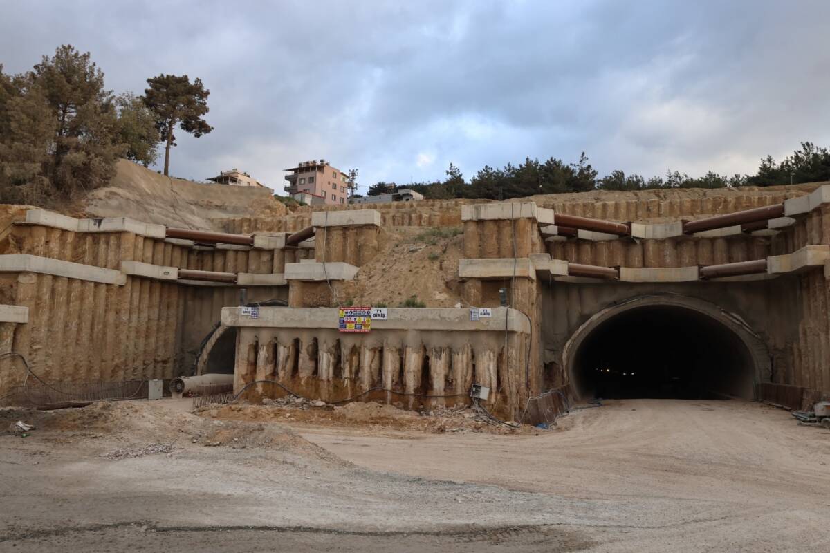 Hatay’ın ulaşım altyapısı, Ulaştırma ve Altyapı Bakanlığı tarafından yürütülen Belen-Topboğazı