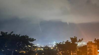 Gece saatlerinde İskenderun Körfezi açıklarında oluşan hortum, Karayılan Mahallesi’nde yaşayan