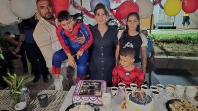 Hatay’ın Kırıkhan ilçesinde yaşayan Duchenne Kas Distrofisi (DMD) hastası Sinan