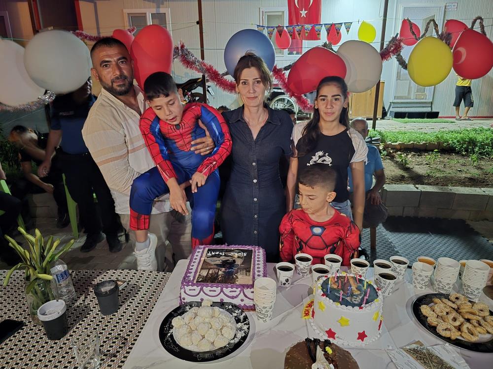 Hatay’ın Kırıkhan ilçesinde yaşayan Duchenne Kas Distrofisi (DMD) hastası Sinan