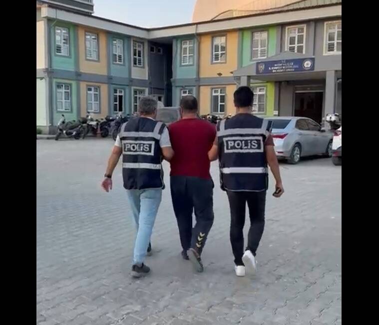 Defne’de uyuşturucu şüphelisi tutuklandı Hatay Emniyet Müdürlüğü ekipleri, aranan şahısları yakalamaya yönelik operasyon kapsamında,