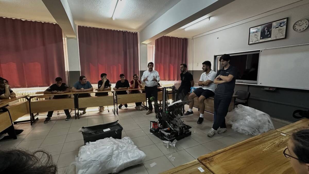 Hatay Fen Lisesi öğrencileri, teknoloji ve inovasyon alanındaki başarılarına bir