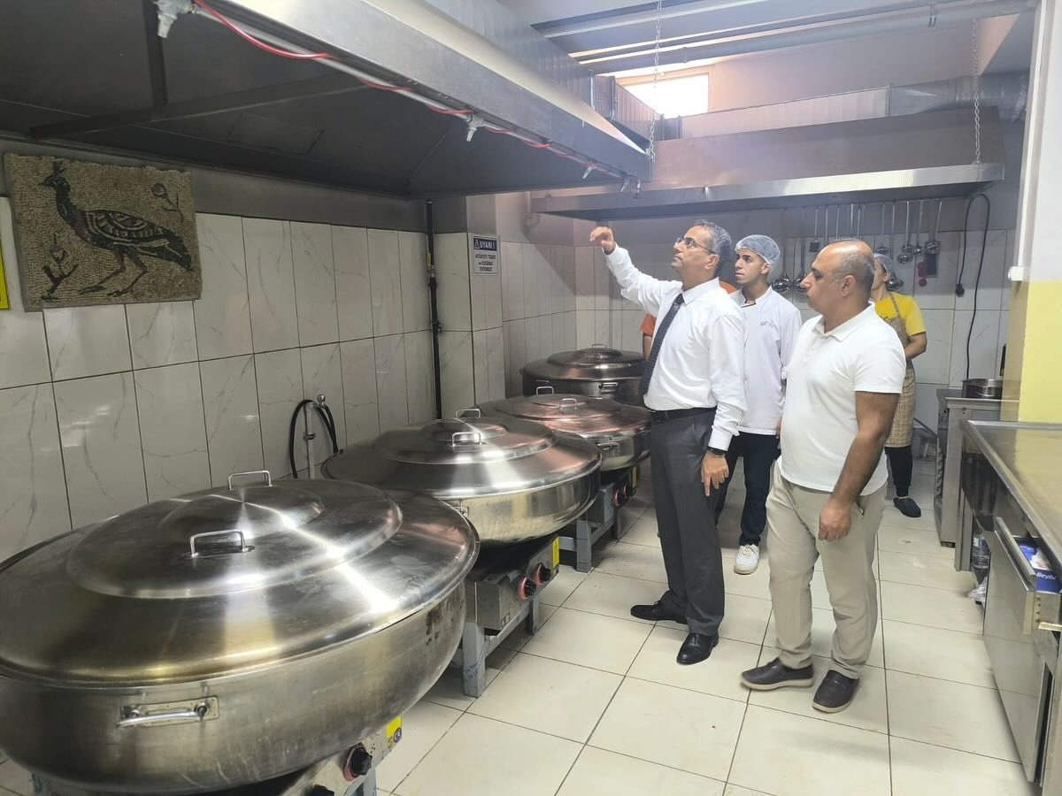 Hatay’ın Antakya ilçesinde yeni eğitim öğretim yılıyla birlikte okul yemekhaneleri