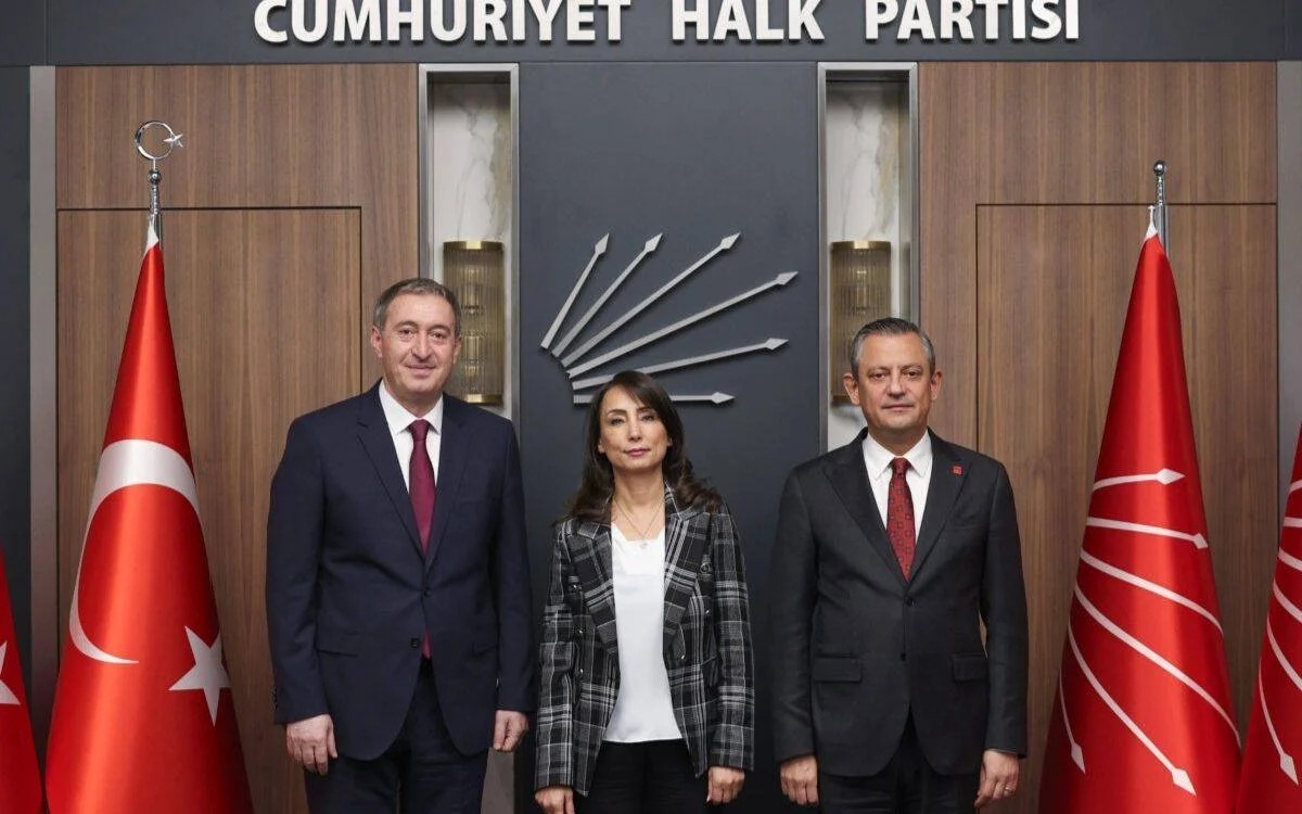 DEM Parti Eş Genel Başkanları Tülay Hatimoğulları ve Tuncer Bakırhan,