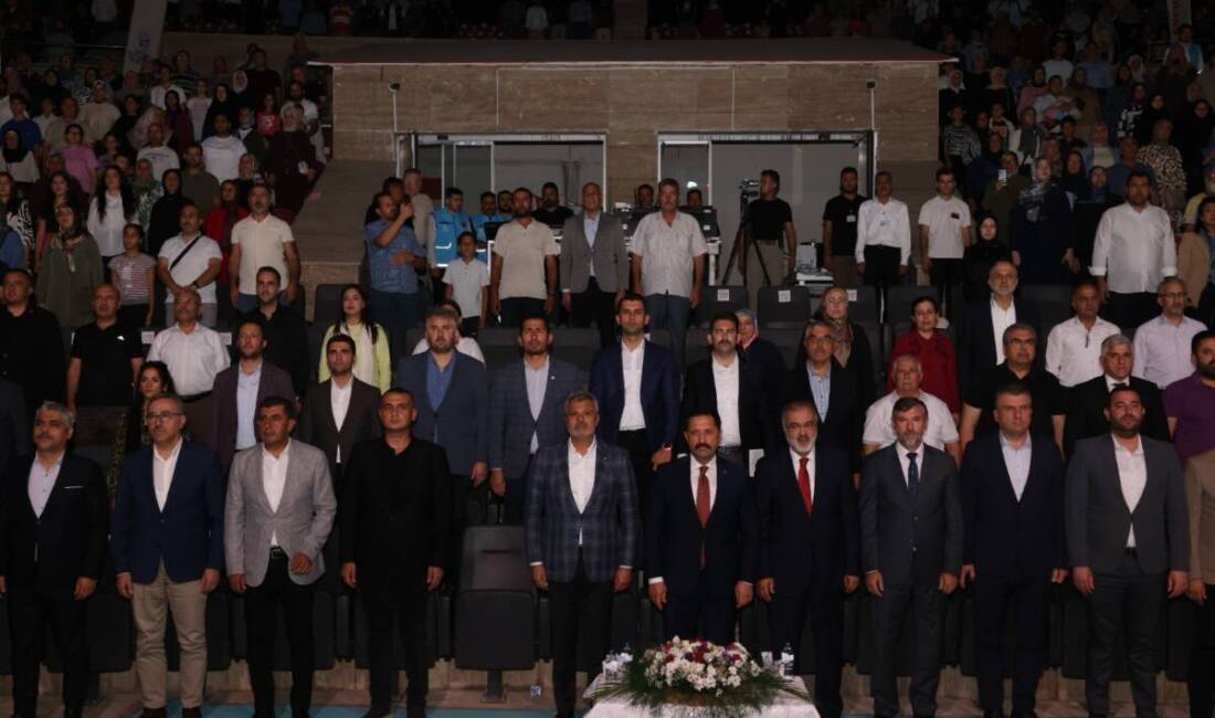 Hatay’da Kur’an Tilaveti ve İlahilerle Manevi Buluşma Cumhurbaşkanlığı himayelerinde düzenlenen “Aile Peygamberimizle Huzur Buldu” programı, Hatay’da yoğun