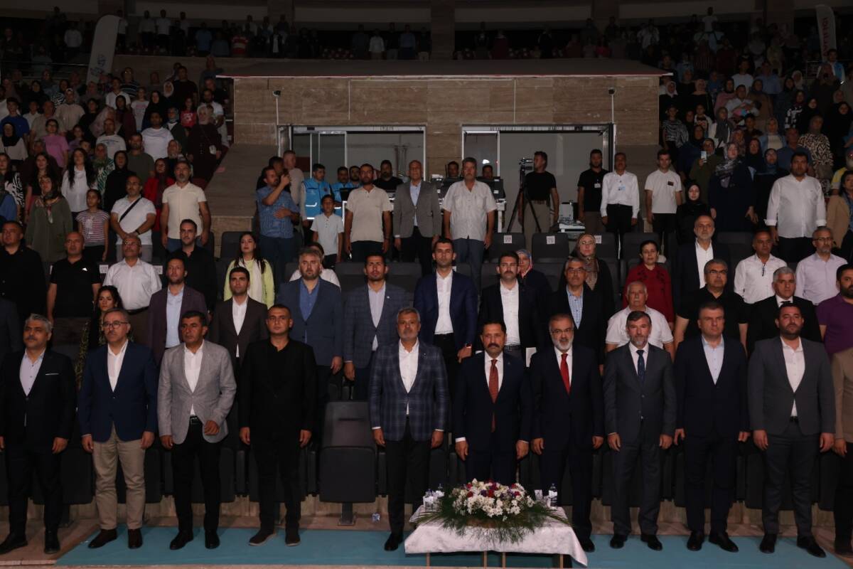 Cumhurbaşkanlığı himayelerinde düzenlenen “Aile Peygamberimizle Huzur Buldu” programı, Hatay’da yoğun